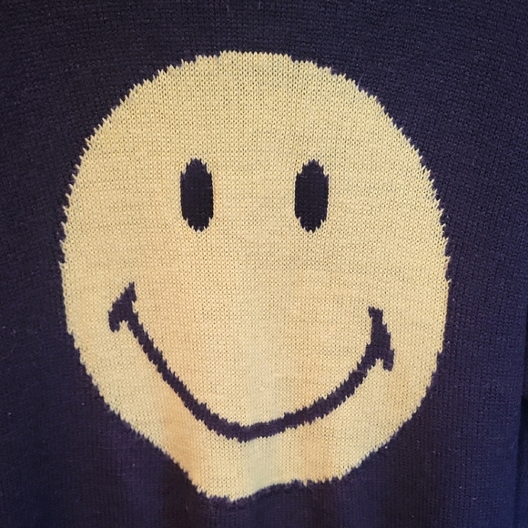 H&M Black Sweater with Yellow Smiley Face - Picture 4 of 5